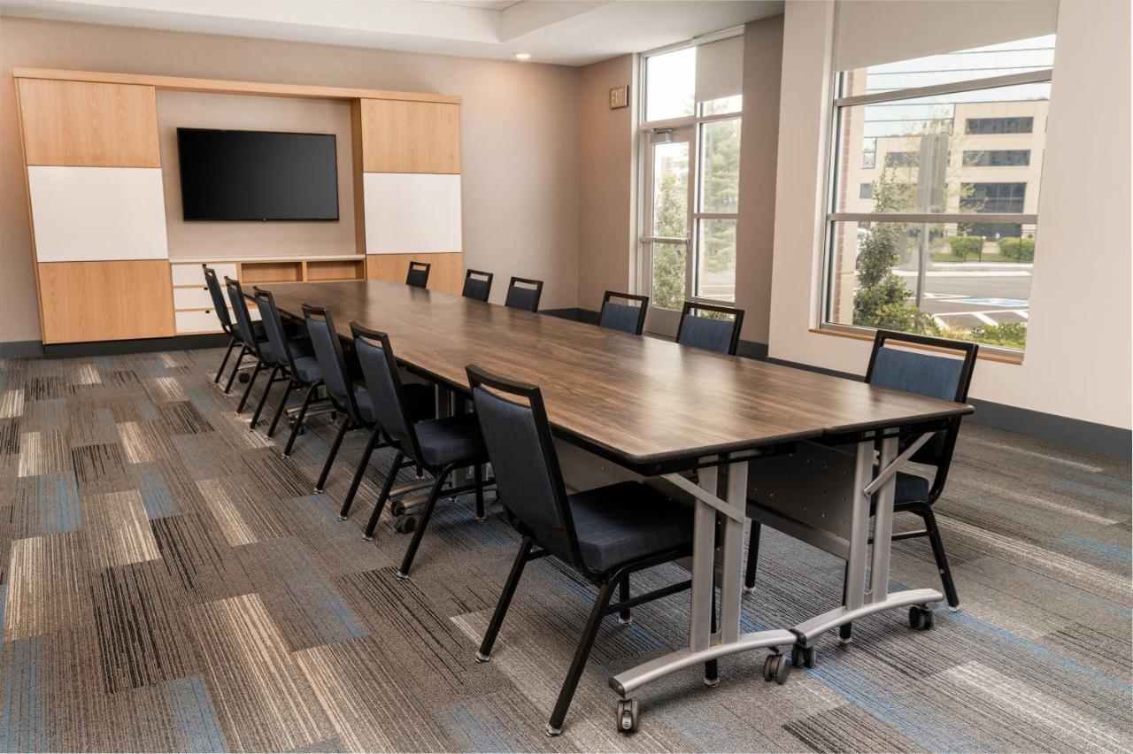 Hyatt House Airport Hotel Nashville